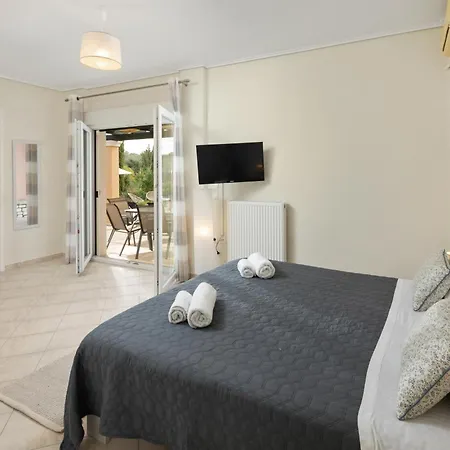 Eleonas Luxury Homes * Gardelades
